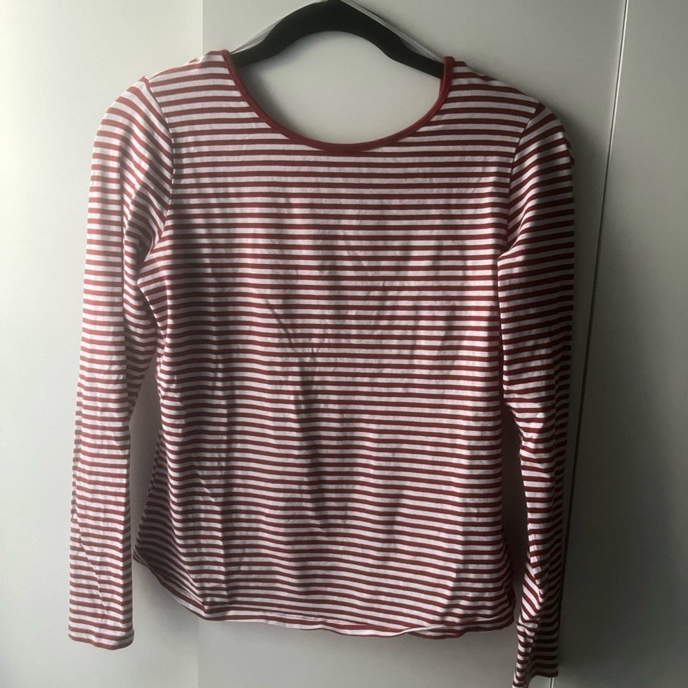 Mariners top with open back